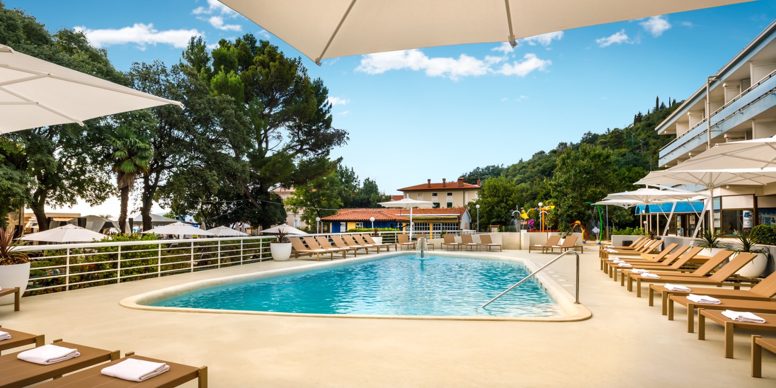 Riviera Summer Vibes